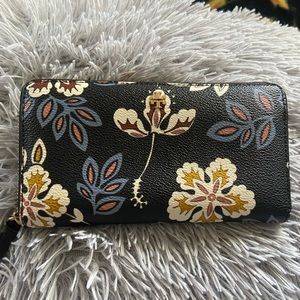 Tory Burch Hopewell Kerrington Zip Wallet